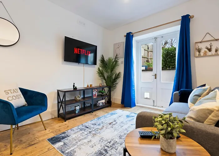 Peckham Cozy 2-Bed Gem In London